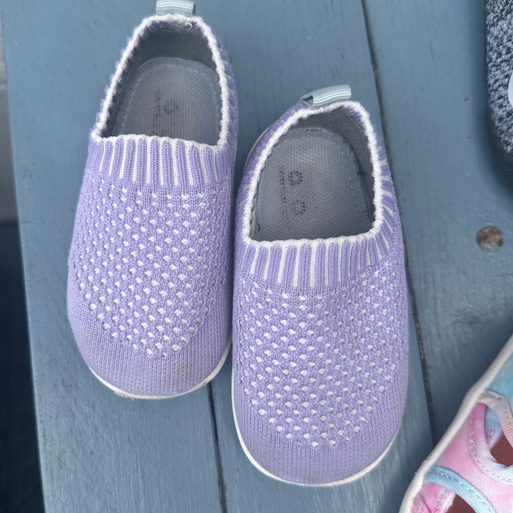 See kai run slip on sneaker size 5